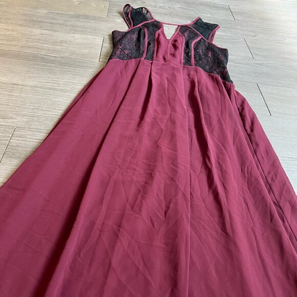 NWT BCBGeneration Burgundy Chiffon Maxi Dress Black Lace Gown Formal Size 6 - Picture 2 of 7